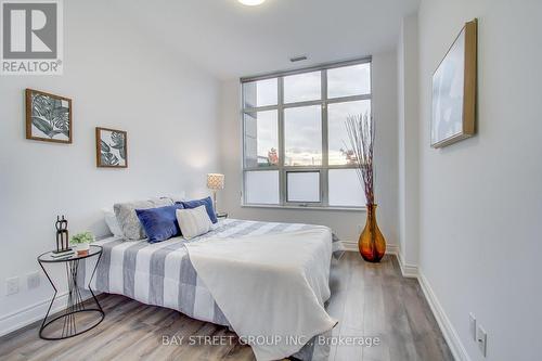 B105 - 99 South Town Centre Boulevard, Markham, ON - Indoor Photo Showing Bedroom