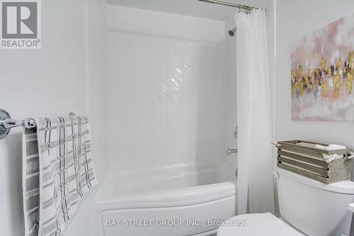 B105 - 99 South Town Centre Boulevard, Markham, ON - Indoor Photo Showing Bathroom