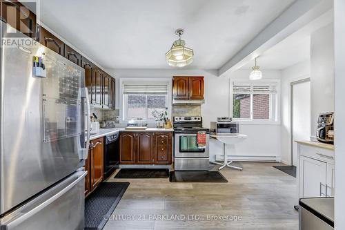 102 - 2145 Sherobee Road, Mississauga, ON - Indoor Photo Showing Kitchen