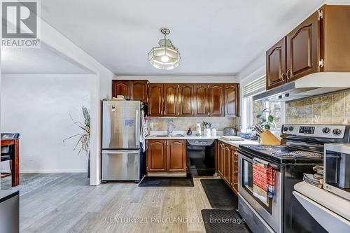 102 - 2145 Sherobee Road, Mississauga, ON - Indoor Photo Showing Kitchen