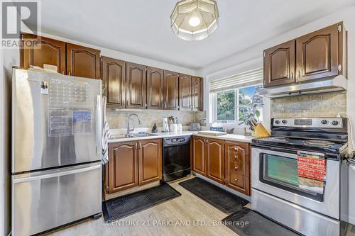 102 - 2145 Sherobee Road, Mississauga, ON - Indoor Photo Showing Kitchen