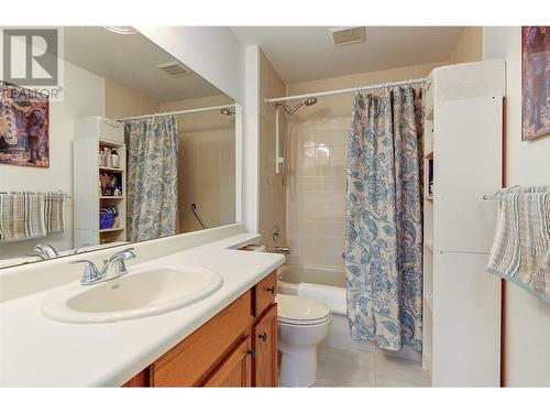 1329 Klo Road Unit# 212, Kelowna, BC - Indoor Photo Showing Bathroom