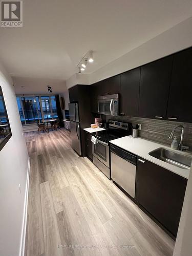 207 - 775 King Street W, Toronto, ON - Indoor Photo Showing Kitchen