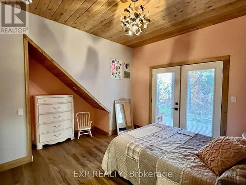 1249 Waters Edge Lane, Central Frontenac, ON - Indoor Photo Showing Bedroom