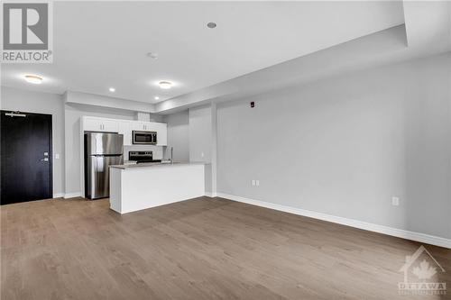 1350 Hemlock Road Unit#301, Ottawa, ON - Indoor Photo Showing Kitchen