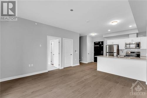 1350 Hemlock Road Unit#301, Ottawa, ON - Indoor Photo Showing Kitchen