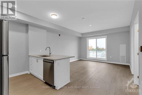 301 - 1350 Hemlock Road, Ottawa, ON - Indoor Photo Showing Kitchen