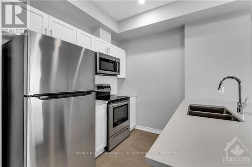 301 - 1350 Hemlock Road, Ottawa, ON - Indoor Photo Showing Kitchen With Double Sink