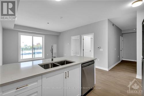 301 - 1350 Hemlock Road, Ottawa, ON - Indoor Photo Showing Kitchen With Double Sink