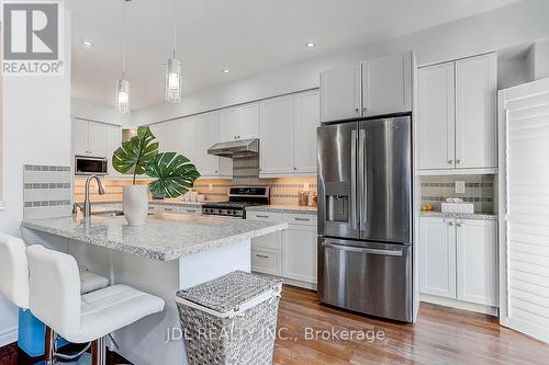 3481 Bala Drive, Mississauga, ON - Indoor Photo Showing Kitchen