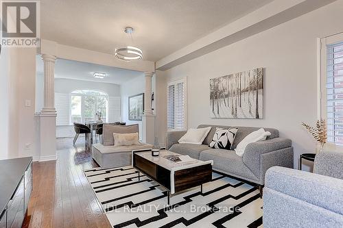 3481 Bala Drive, Mississauga, ON - Indoor Photo Showing Living Room