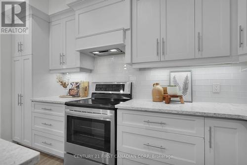 71 - 2040 Shore Road, London, ON - Indoor Photo Showing Kitchen With Upgraded Kitchen