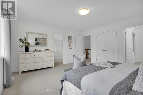 71 - 2040 Shore Road, London, ON - Indoor Photo Showing Bedroom