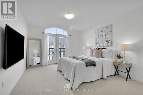 71 - 2040 Shore Road, London, ON - Indoor Photo Showing Bedroom