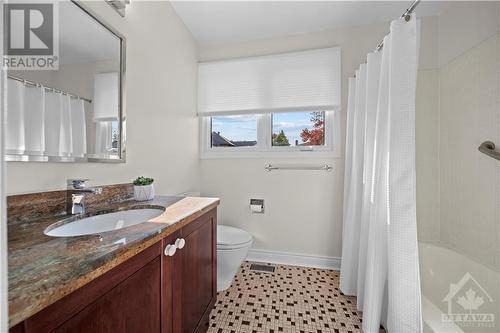 1619 Valmarie Avenue, Ottawa, ON - Indoor Photo Showing Bathroom