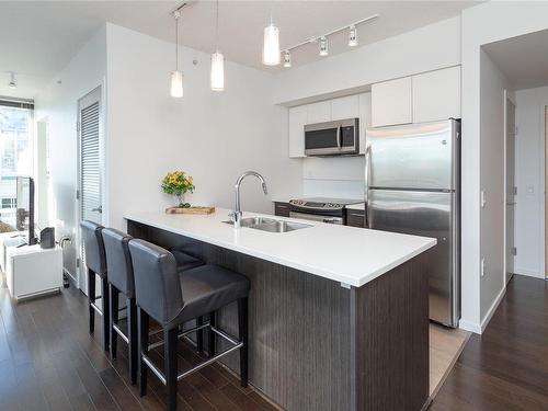 803-834 Johnson St, Victoria, BC - Indoor Photo Showing Kitchen With Upgraded Kitchen