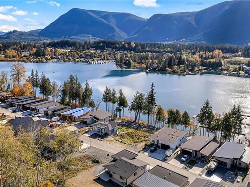 7031 Sha-Elum Dr, Lake Cowichan, BC 