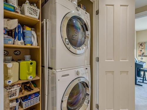 Passageway - 3683 Rue Charron, Laval (Saint-Vincent-De-Paul), QC - Indoor Photo Showing Laundry Room