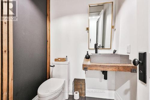 138 Cavendish Court, Oakville, ON - Indoor Photo Showing Bathroom