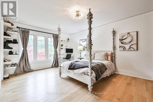 138 Cavendish Court, Oakville, ON - Indoor Photo Showing Bedroom