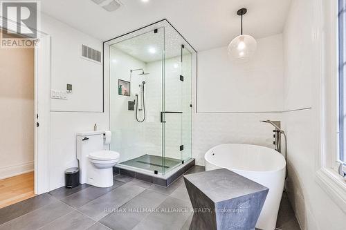 138 Cavendish Court, Oakville, ON - Indoor Photo Showing Bathroom