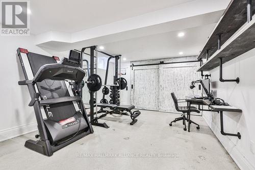 138 Cavendish Court, Oakville, ON - Indoor Photo Showing Gym Room