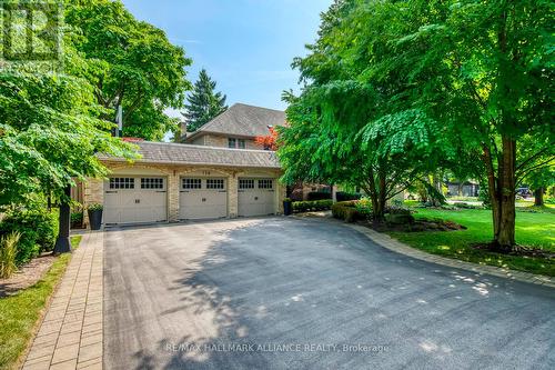 138 Cavendish Court, Oakville, ON - Outdoor