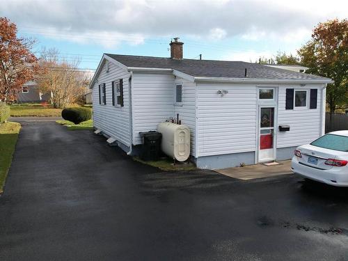 330 Lake Road, Glace Bay, NS 