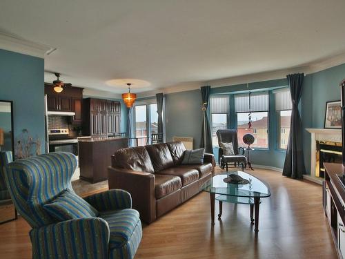 Salon - 402-2325 Boul. Jacques-Marcil, Longueuil (Saint-Hubert), QC - Indoor Photo Showing Living Room