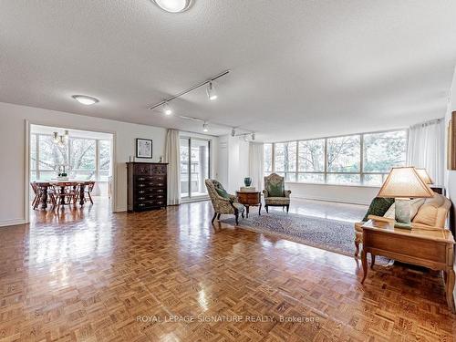 217-1200 Don Mills Rd, Toronto, ON - Indoor Photo Showing Living Room