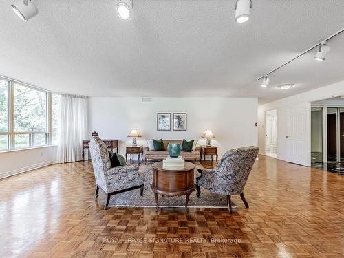 217-1200 Don Mills Rd, Toronto, ON - Indoor Photo Showing Living Room