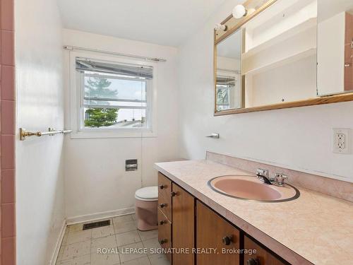 1465 Fisher Ave, Ottawa Centre, ON - Indoor Photo Showing Bathroom