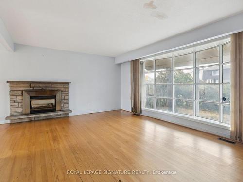 1465 Fisher Ave, Ottawa Centre, ON - Indoor Photo Showing Living Room With Fireplace