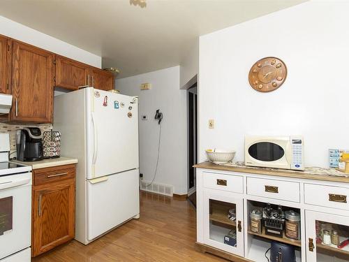 369 Royal Street, Thunder Bay, ON - Indoor Photo Showing Kitchen