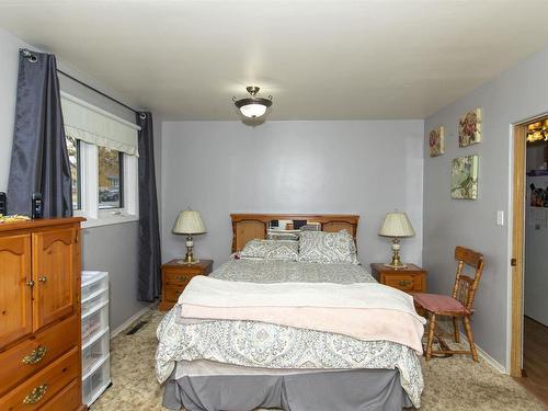 369 Royal Street, Thunder Bay, ON - Indoor Photo Showing Bedroom