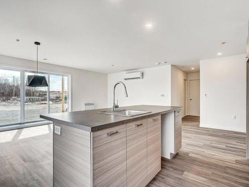 Vue d'ensemble - 2102-4955 Rue Des Ormes, Contrecoeur, QC - Indoor Photo Showing Kitchen