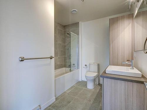 Overall view - 2104-4955 Rue Des Ormes, Contrecoeur, QC - Indoor Photo Showing Bathroom