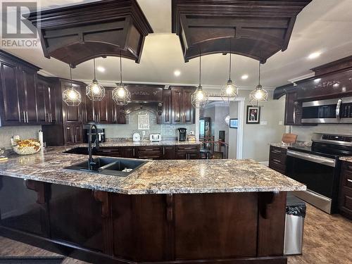 7 School Road, Marystown, NL - Indoor Photo Showing Kitchen With Double Sink With Upgraded Kitchen