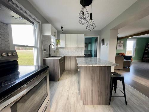 Kitchen - 114 Route 204, Lac-Frontière, QC - Indoor Photo Showing Kitchen With Upgraded Kitchen