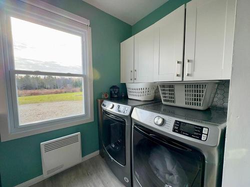 Laundry room - 114 Route 204, Lac-Frontière, QC - Indoor Photo Showing Laundry Room