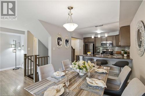 3061 Mistletoe Gardens, Oakville, ON - Indoor Photo Showing Dining Room