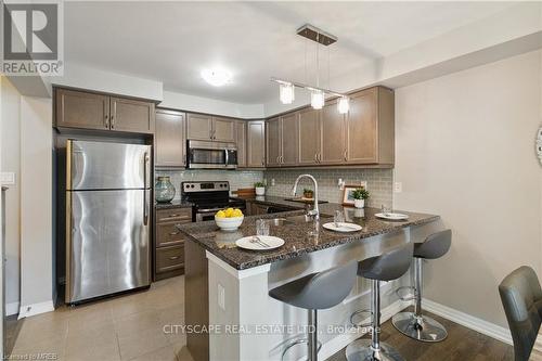 3061 Mistletoe Gardens, Oakville, ON - Indoor Photo Showing Kitchen