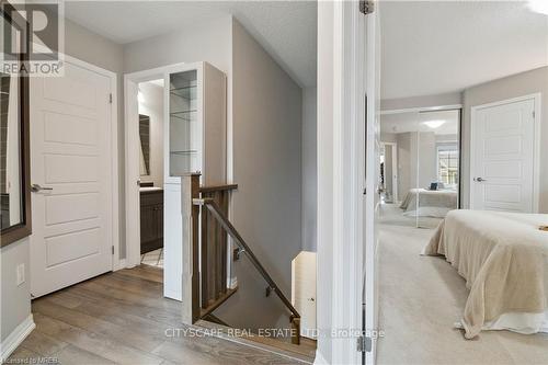 3061 Mistletoe Gardens, Oakville, ON - Indoor Photo Showing Other Room