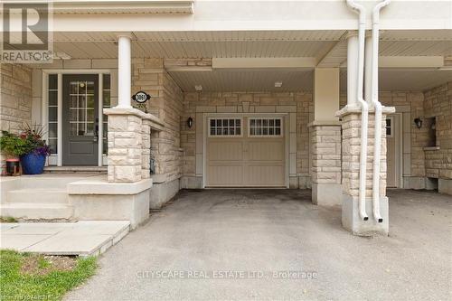 3061 Mistletoe Gardens, Oakville, ON -  Photo Showing Garage