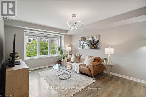 3061 Mistletoe Gardens, Oakville, ON - Indoor Photo Showing Living Room