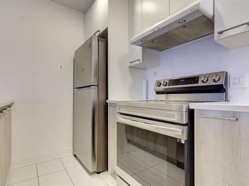 Kitchen - 108-901 Av. Beaumont, Montréal (Villeray/Saint-Michel/Parc-Extension), QC - Indoor Photo Showing Kitchen