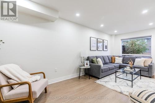 65 Ironhorse Crescent, Caledon, ON - Indoor Photo Showing Living Room