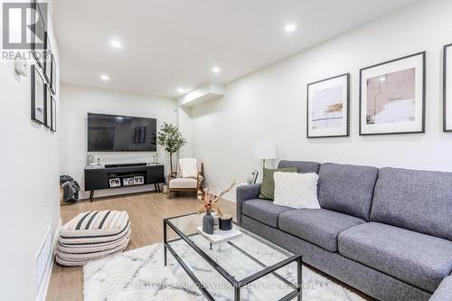 65 Ironhorse Crescent, Caledon, ON - Indoor Photo Showing Living Room