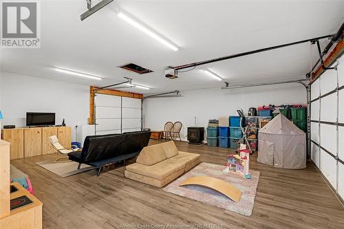 124 Lafferty Avenue, Lasalle, ON - Indoor Photo Showing Garage