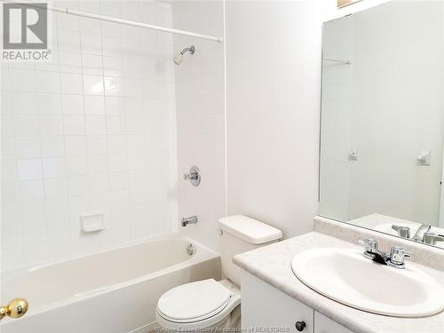 2592 Pillette Unit# 102, Windsor, ON - Indoor Photo Showing Bathroom